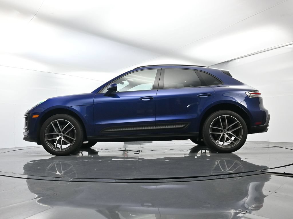 Certified 2024 Porsche Macan AWD/4WD image 46