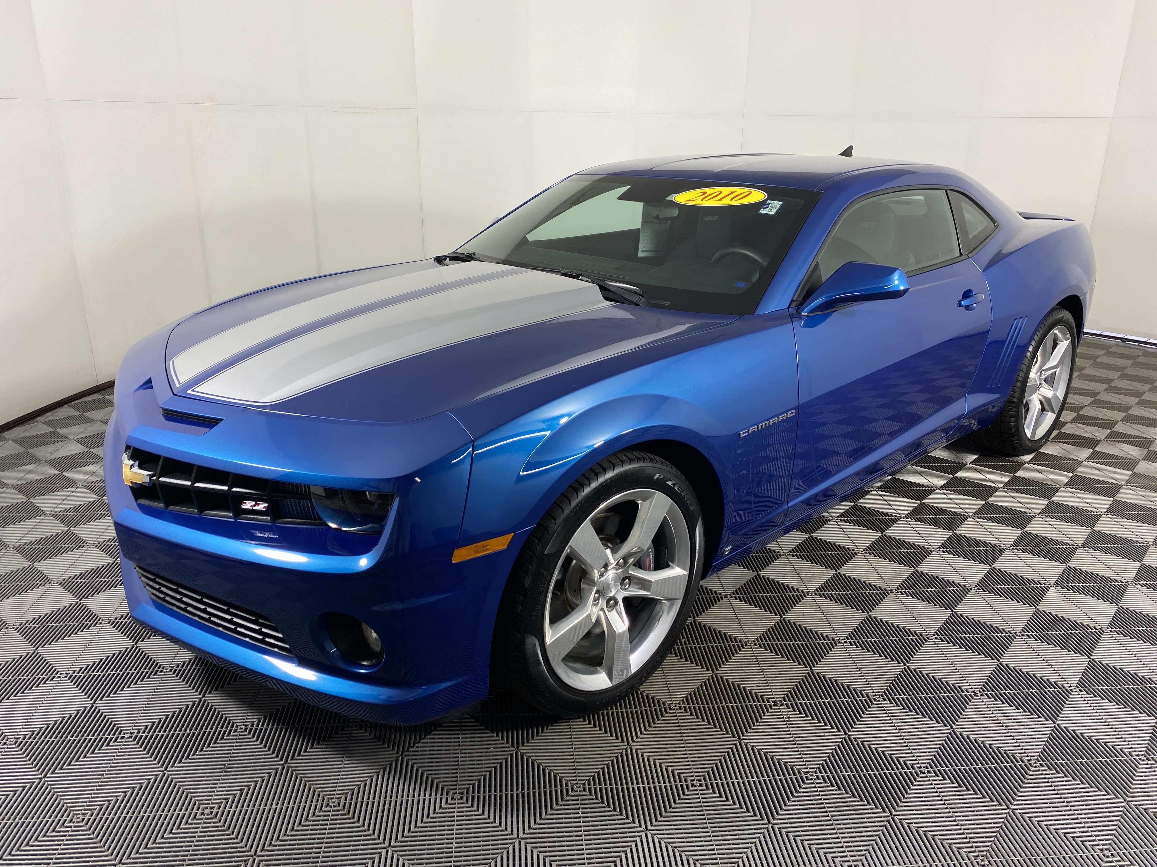 Used 2010 Chevrolet Camaro SS w/ RS Package RWD image 7