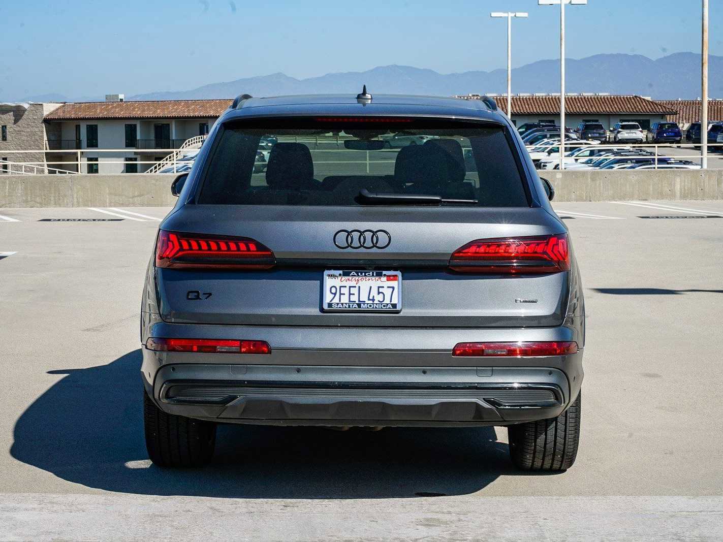 Used 2023 Audi Q7 Premium Plus w/ Premium Plus Package image 3