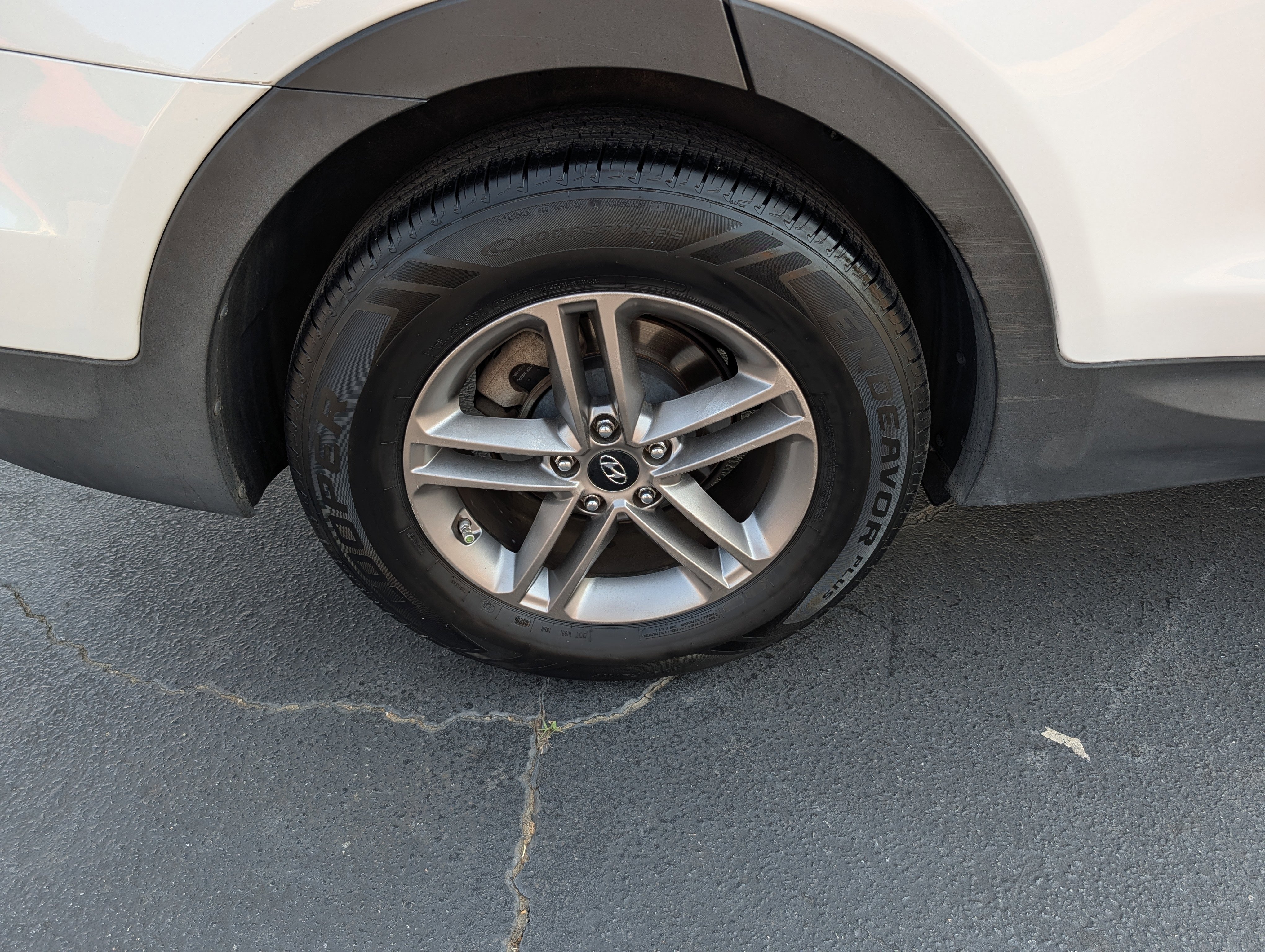 Used 2017 Hyundai Santa Fe Sport FWD image 28