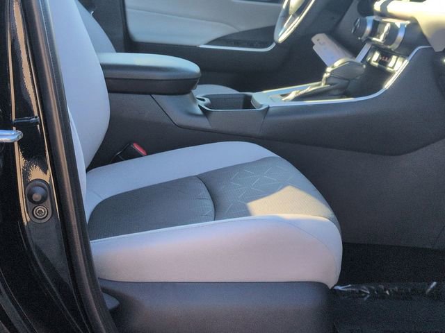 New 2025 Toyota RAV4 XLE image 29