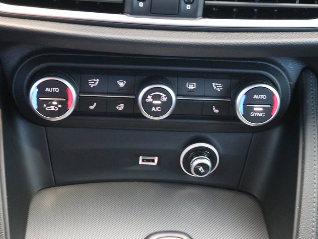 Used 2019 Alfa Romeo Stelvio Ti Sport w/ Quick Order Package 22S Sport AWD/4WD image 15