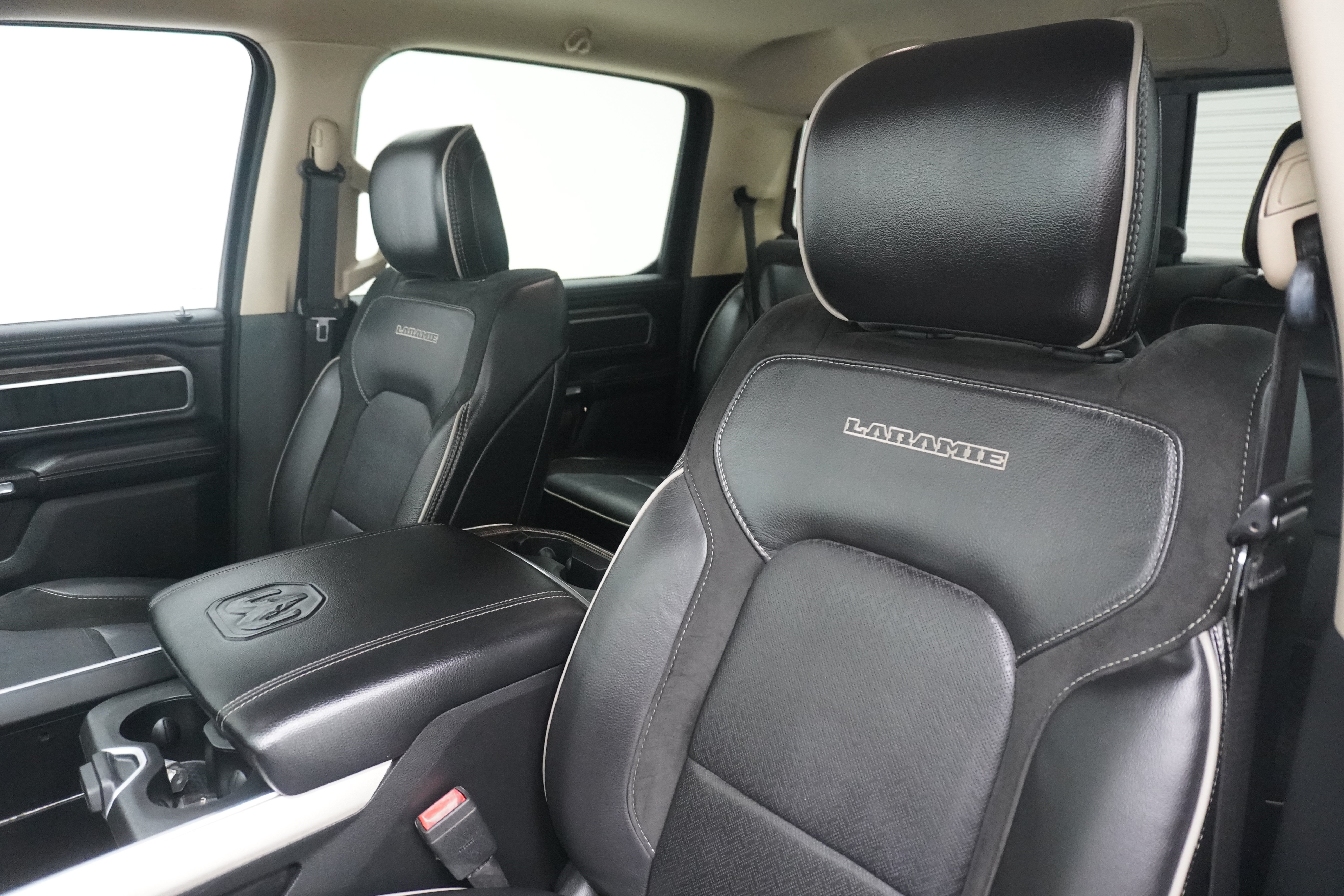 Used 2020 RAM 1500 Laramie RWD image 11