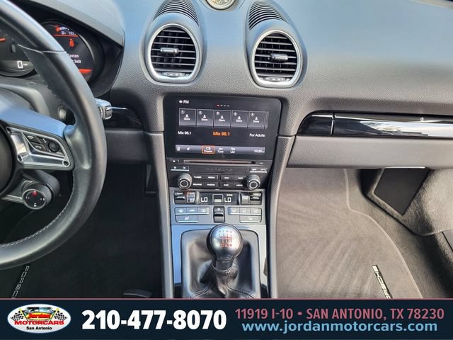 Used 2022 Porsche 718 Boxster RWD image 16