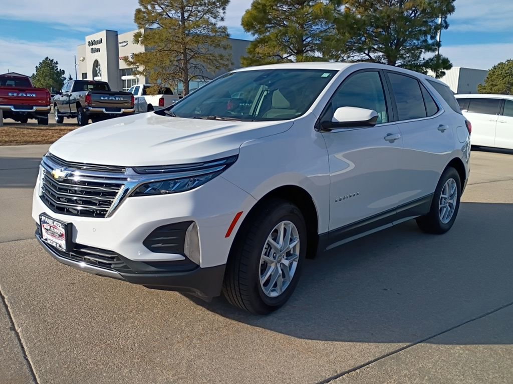 Used 2024 Chevrolet Equinox LT AWD/4WD image 1