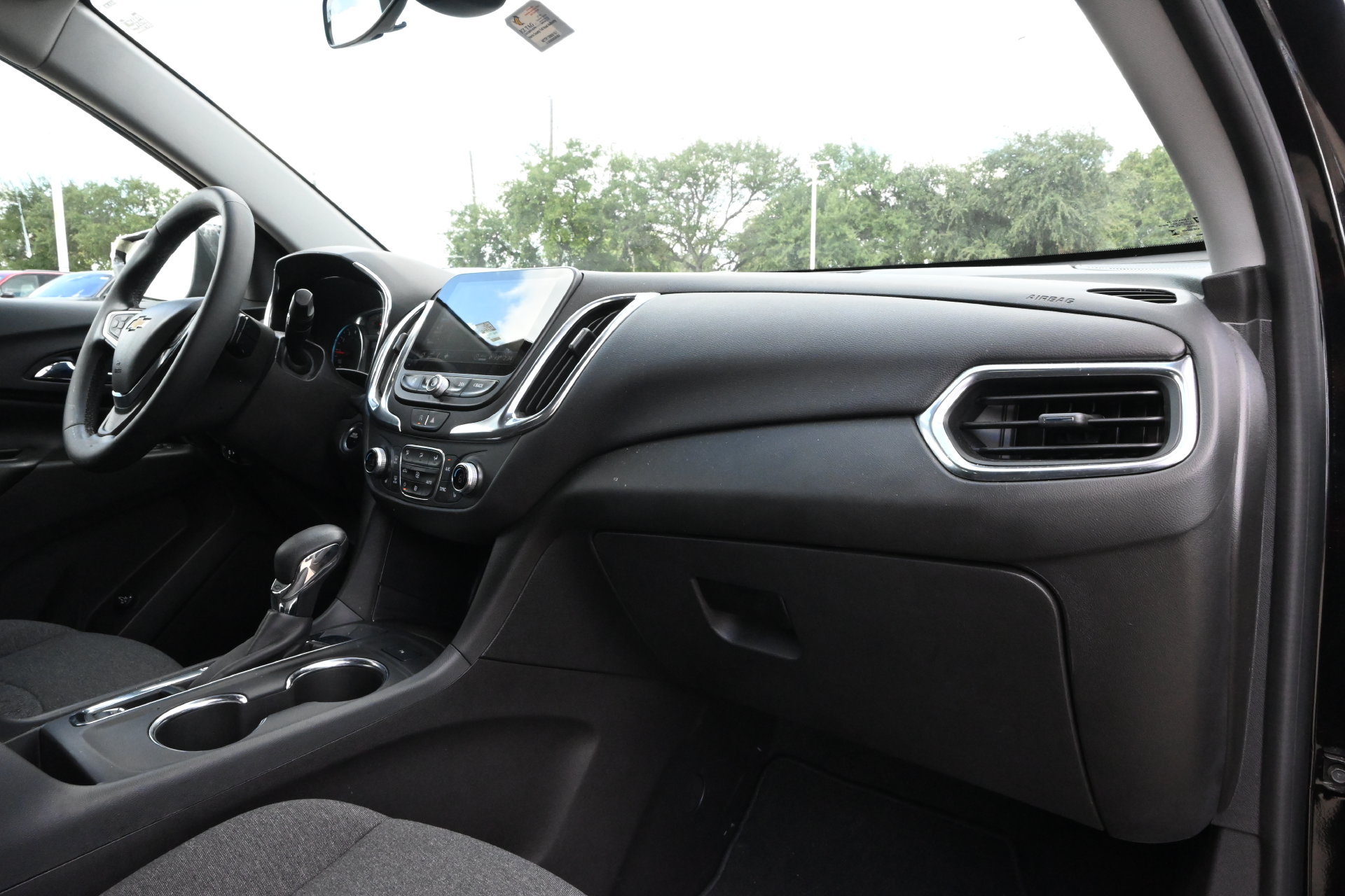 Used 2024 Chevrolet Equinox LT FWD image 23