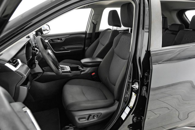 Used 2022 Toyota RAV4 XLE AWD/4WD image 27