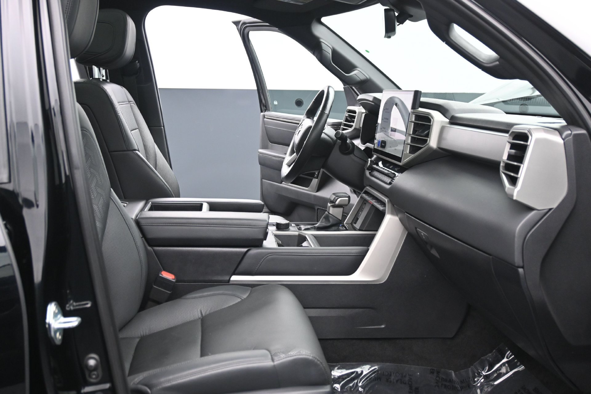 Used 2025 Toyota Tundra Limited AWD/4WD image 13
