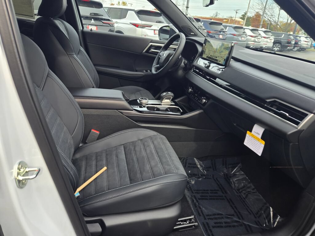 New 2027 Mitsubishi Outlander LE AWD/4WD image 4