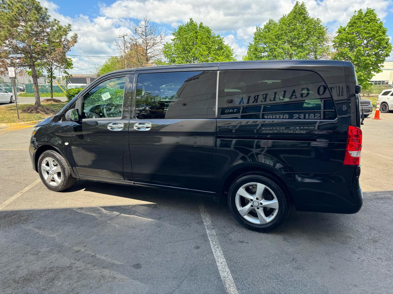 Used 2017 Mercedes-Benz Metris Passenger image 8