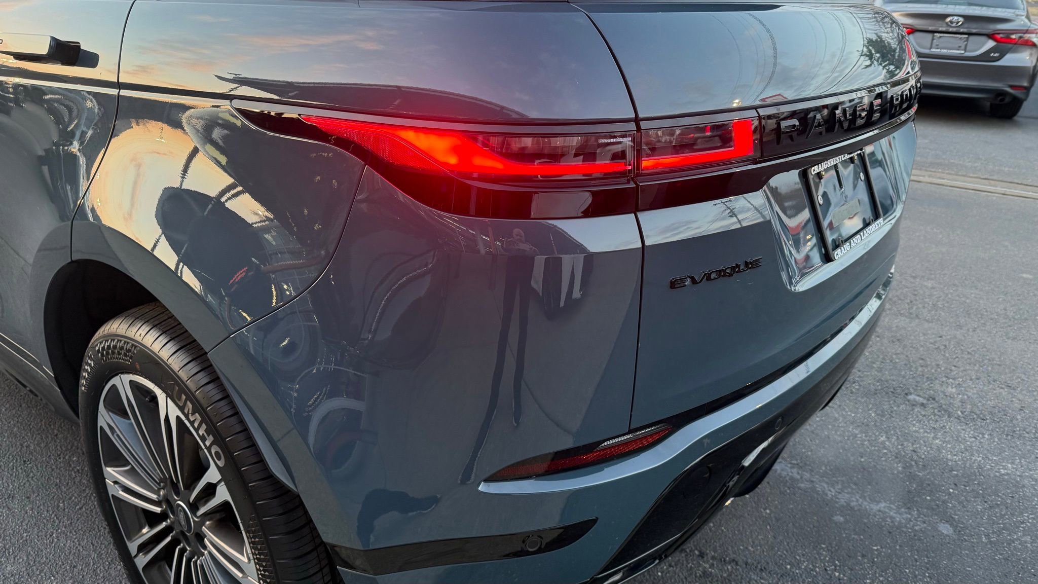 Used 2024 Land Rover Range Rover Evoque Dynamic SE image 24