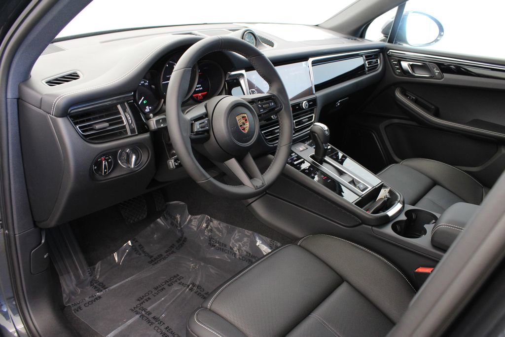 New 2026 Porsche Macan image 4