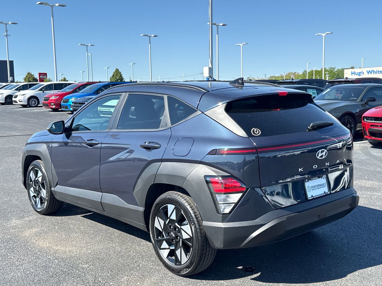Used 2025 Hyundai Kona SEL FWD image 4