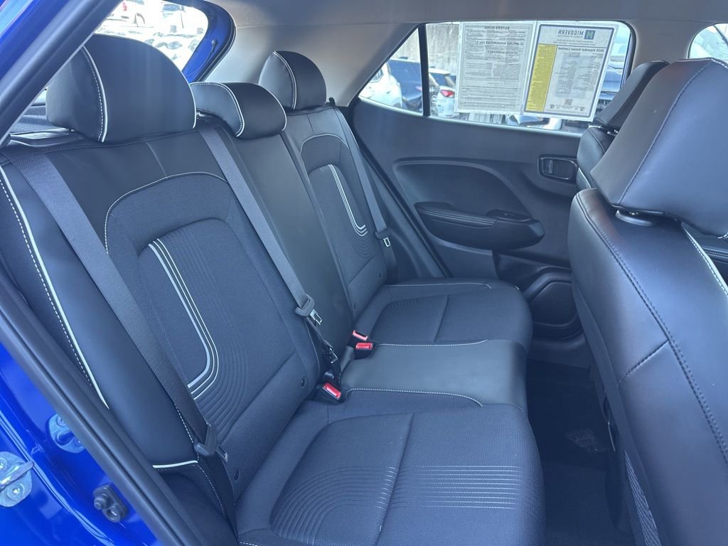 Used 2025 Hyundai Venue Limited image 22