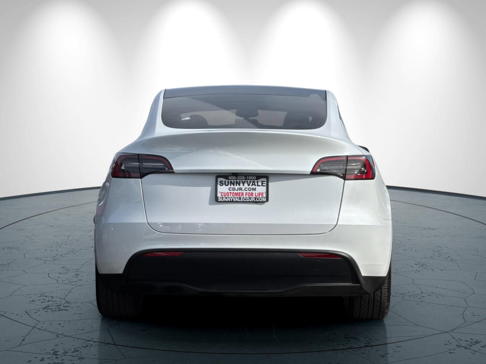 Used 2023 Tesla Model Y 2WD image 5