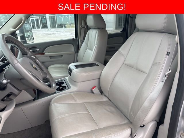 Used 2013 Chevrolet Suburban 2500 LT w/ Luxury Package image 9