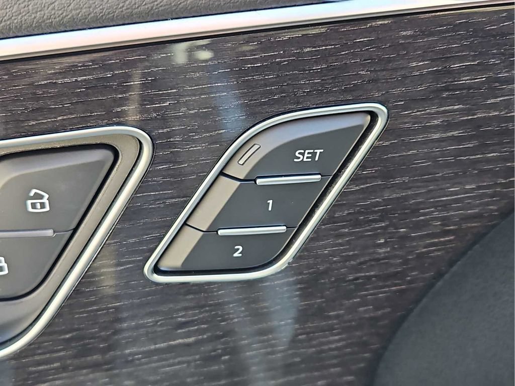Certified 2025 Audi Q8 Premium AWD/4WD image 13