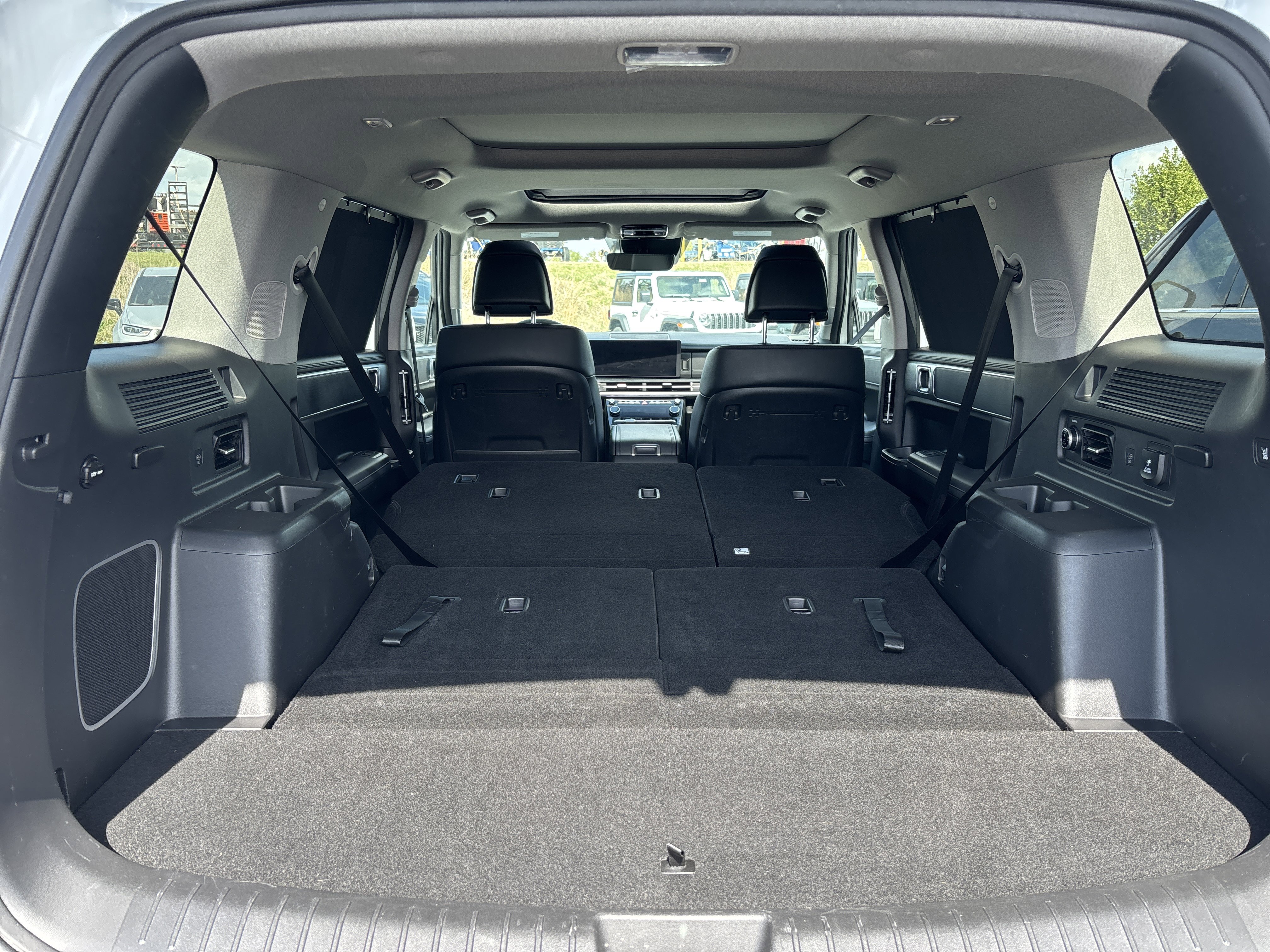 Used 2024 Hyundai Santa Fe Limited image 13