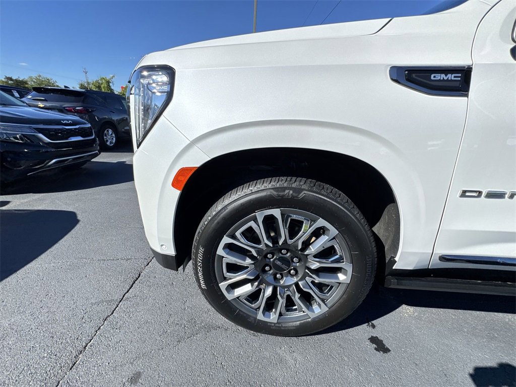 Used 2024 GMC Yukon XL Denali Ultimate image 10