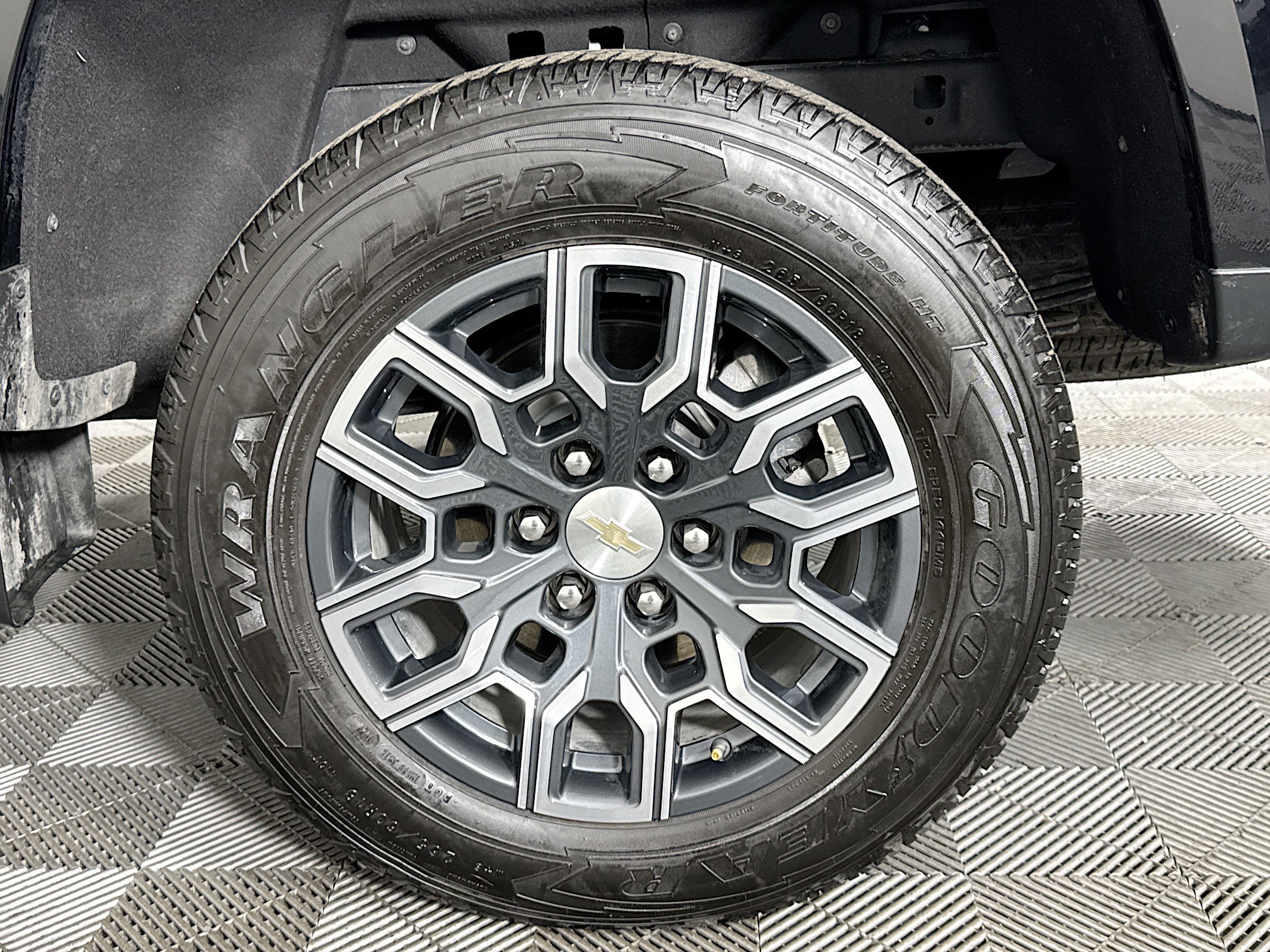 Used 2024 Chevrolet Colorado LT w/ LT Convenience Package III image 36