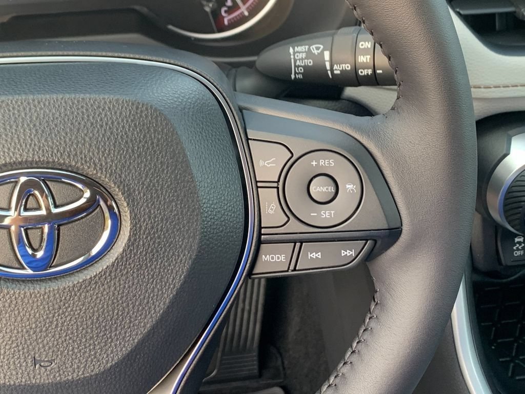 New 2025 Toyota RAV4 XLE w/ Convenience Package AWD/4WD image 26