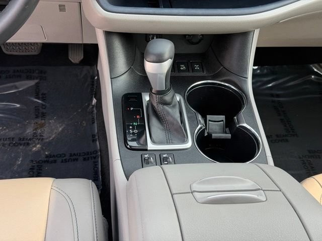 Used 2015 Toyota Highlander XLE AWD/4WD image 17