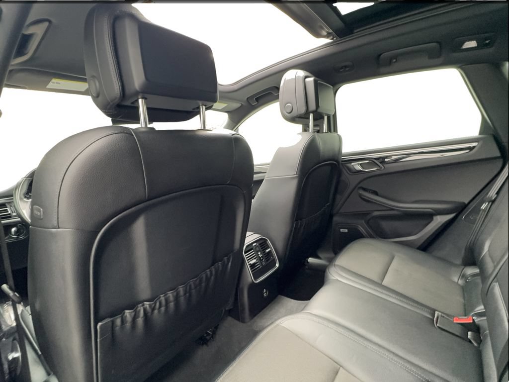 Used 2022 Porsche Macan AWD/4WD image 18