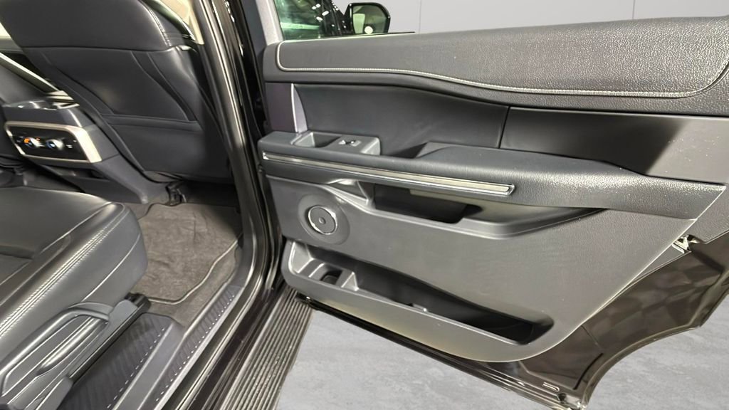 Used 2024 Ford Expedition Max XLT AWD/4WD image 33