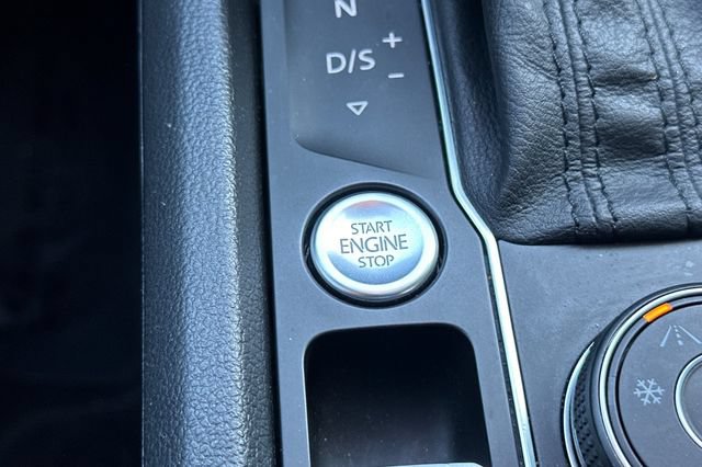 Used 2018 Volkswagen Atlas SEL AWD/4WD image 26