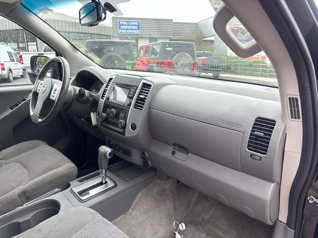 Used 2018 Nissan Frontier SV w/ Value Truck Package AWD/4WD image 30
