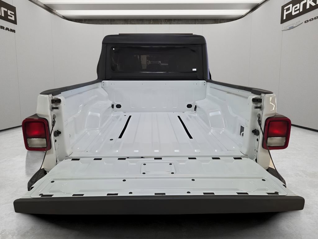 Certified 2023 Jeep Gladiator Mojave image 22