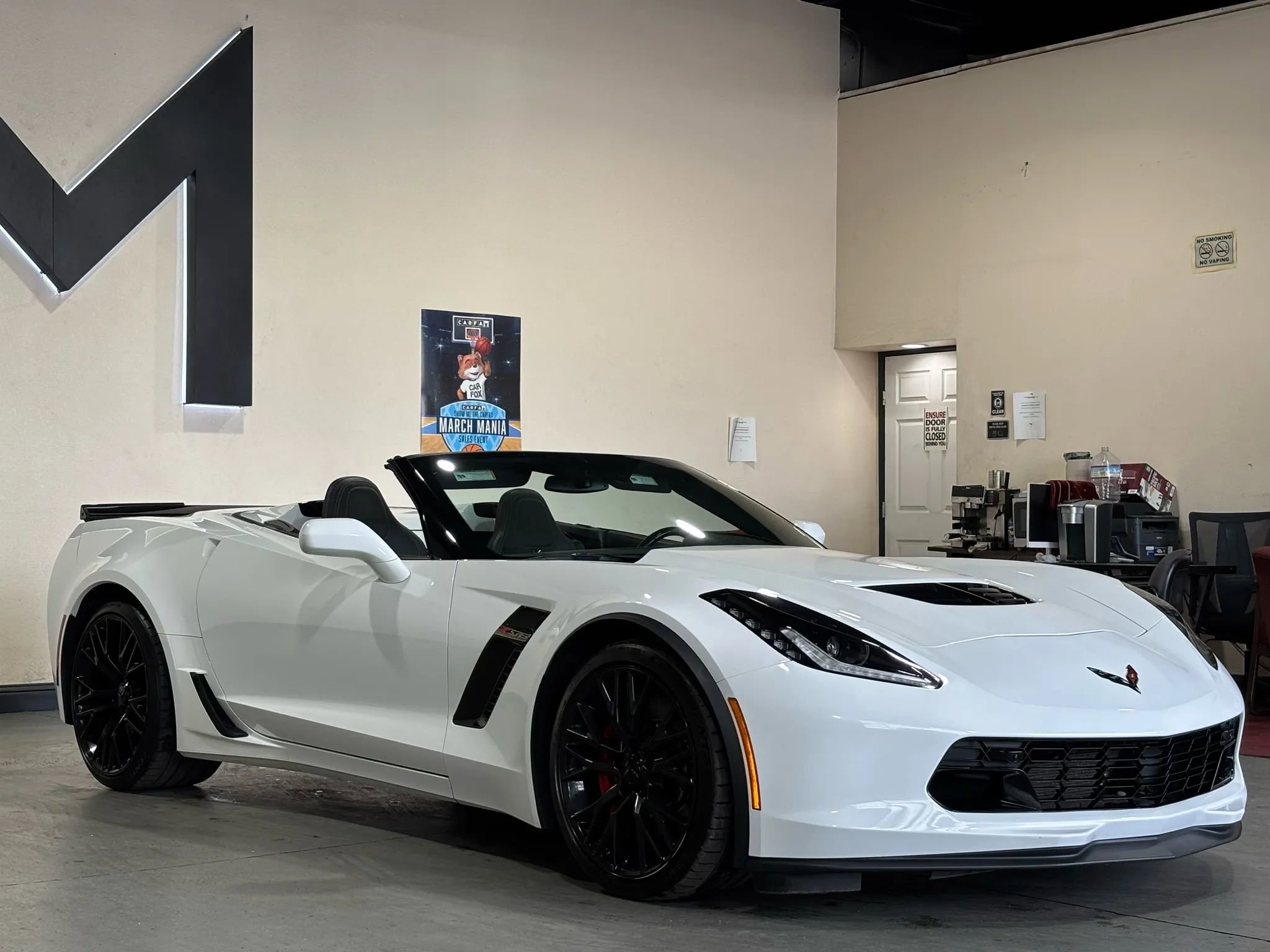 Used 2016 Chevrolet Corvette Z06 w/ 2LZ Preferred Equipment Group image 6