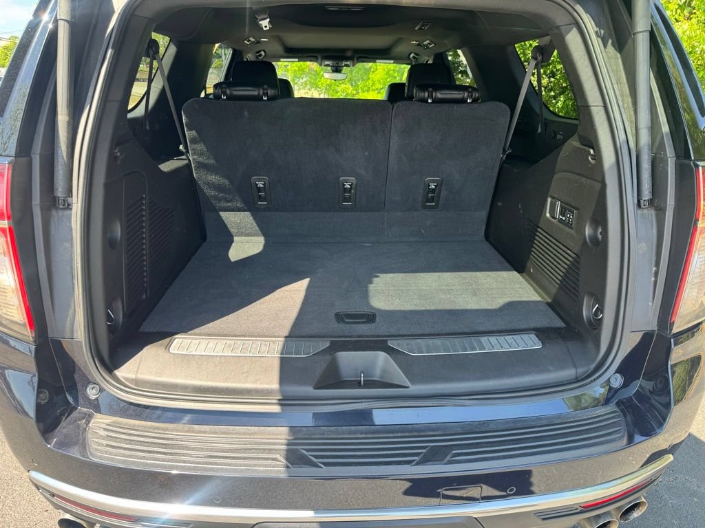 Used 2021 Chevrolet Suburban High Country w/ Premium Package AWD/4WD image 9