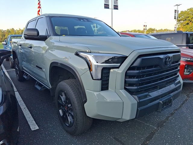 Used 2025 Toyota Tundra SR5 AWD/4WD image 3