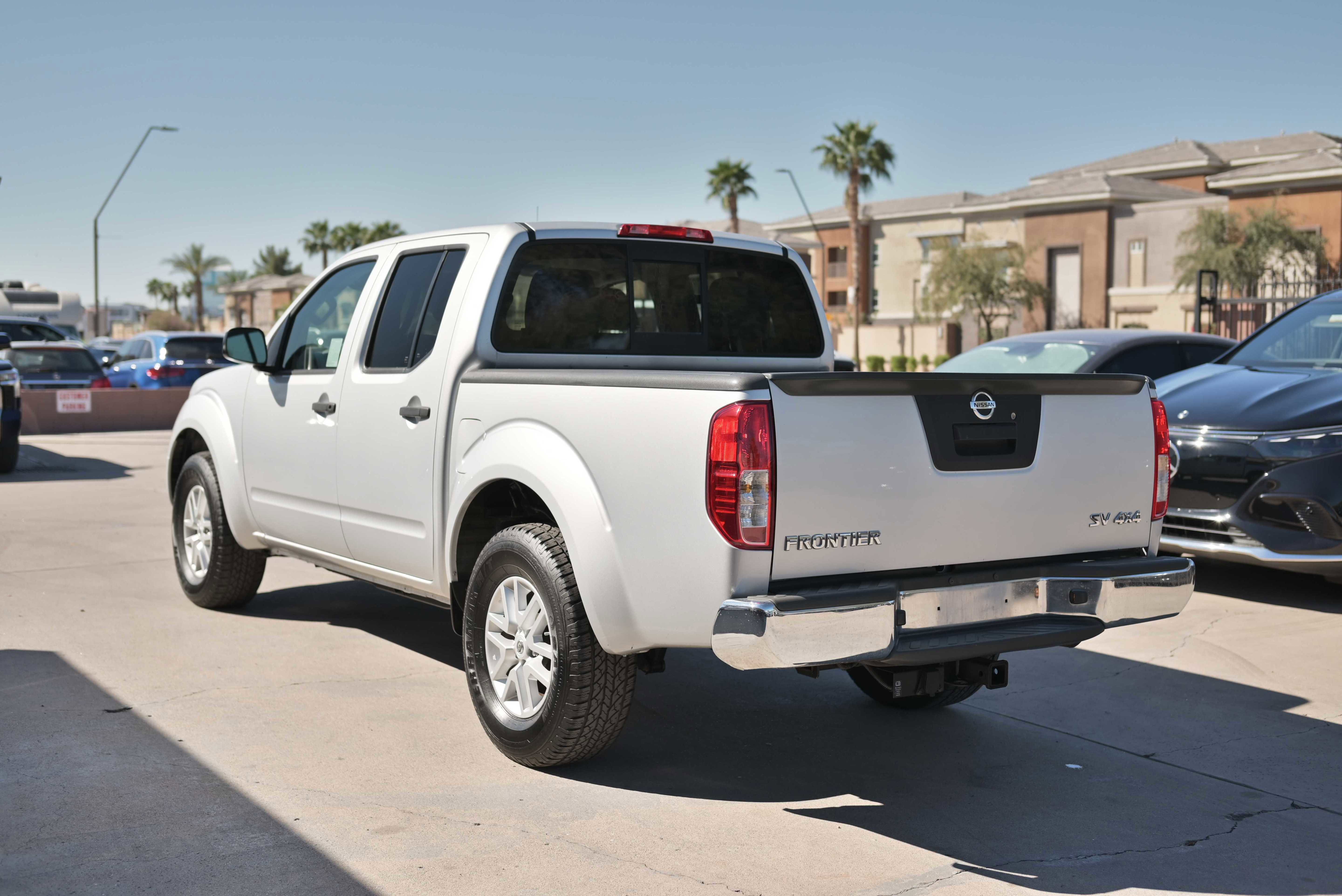 Used 2016 Nissan Frontier SV AWD/4WD image 5
