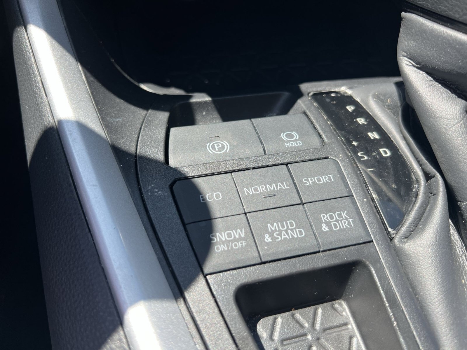 Used 2025 Toyota RAV4 LE AWD/4WD image 26