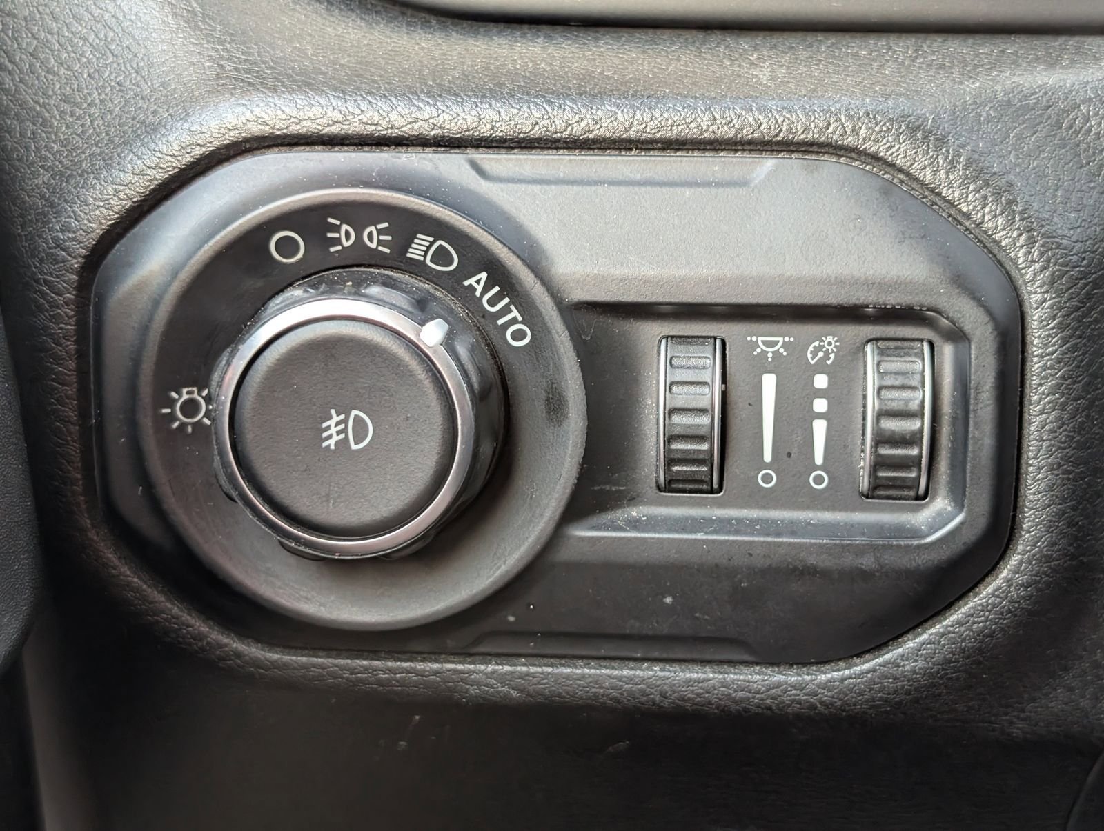 Used 2019 Jeep Wrangler Unlimited Sport S AWD/4WD image 19