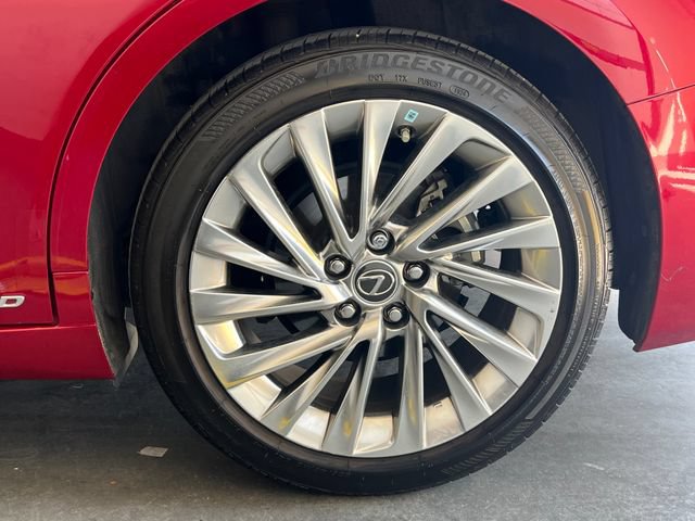 Used 2021 Lexus ES 300h w/ Accessory Package FWD image 12