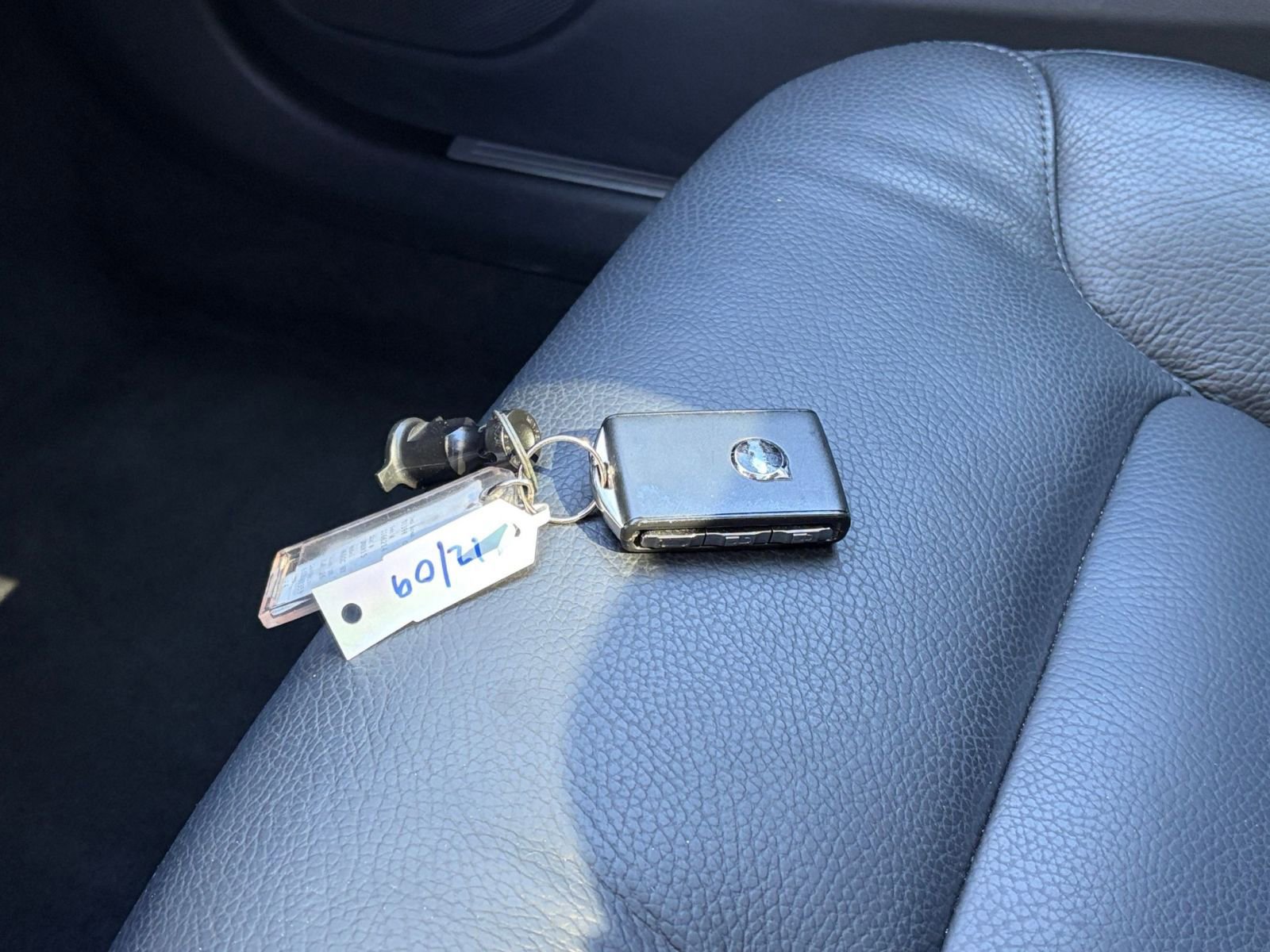 Used 2025 Volvo V60 B5 Cross Country Plus image 27