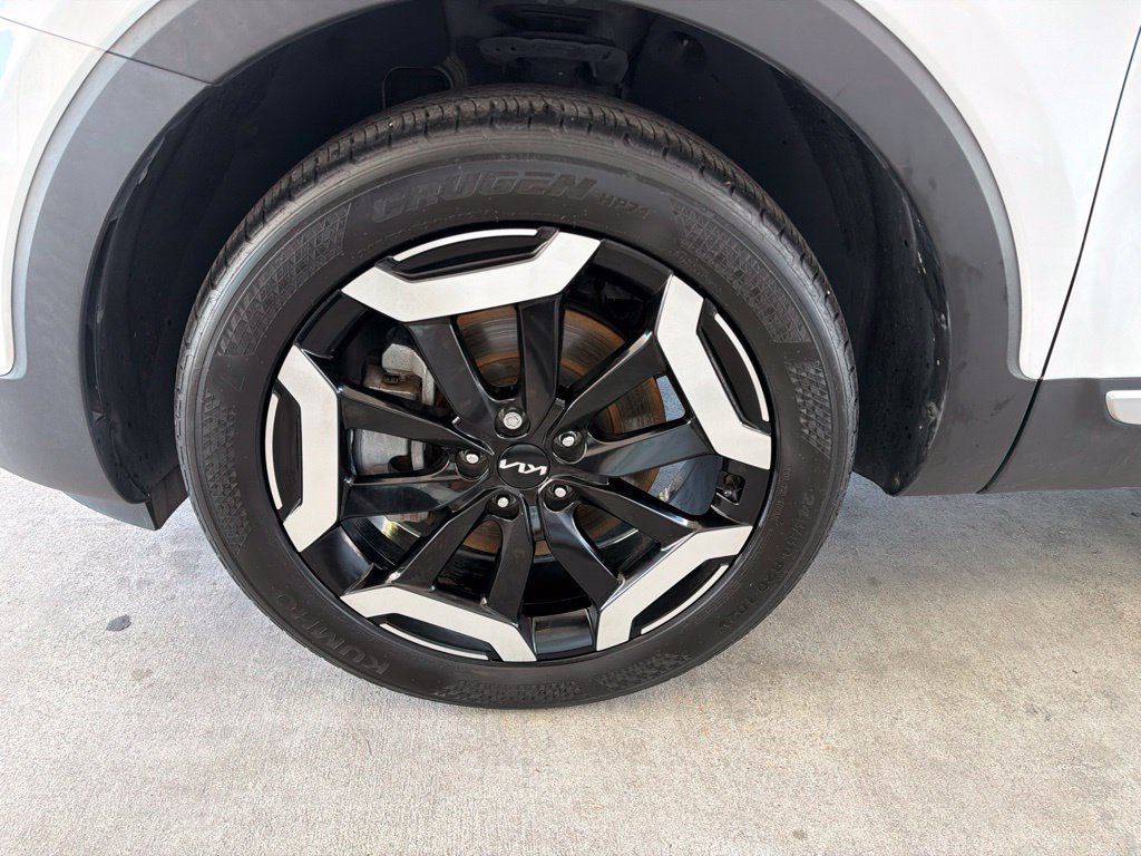Used 2024 Kia Telluride S FWD image 16