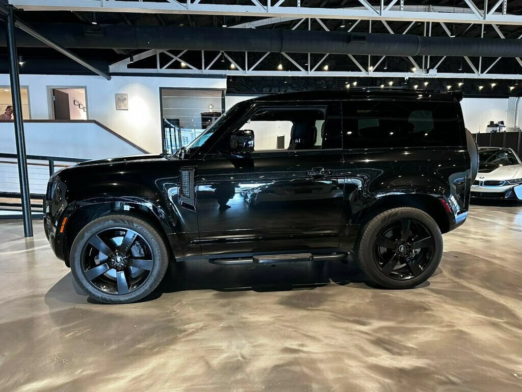 Used 2024 Land Rover Defender 90 X-Dynamic SE AWD/4WD image 2