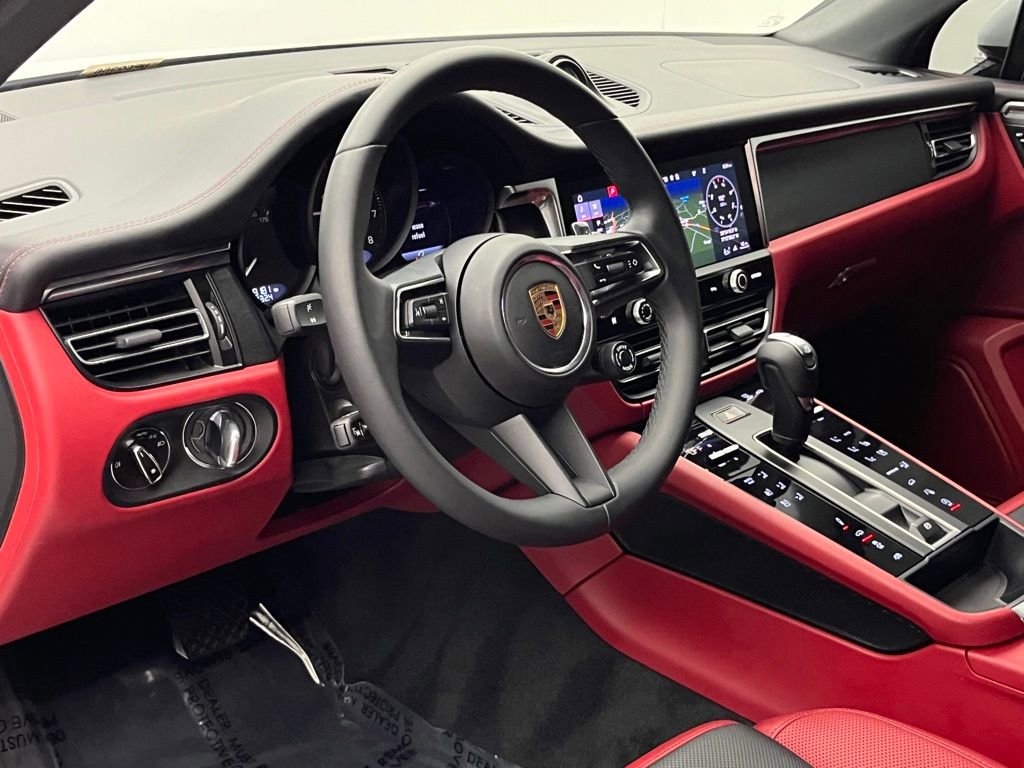 Used 2024 Porsche Macan GTS image 4