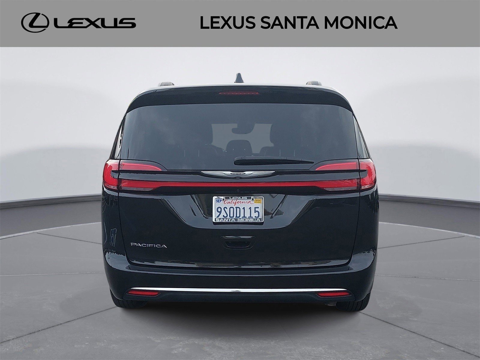 Used 2022 Chrysler Pacifica Touring-L image 6