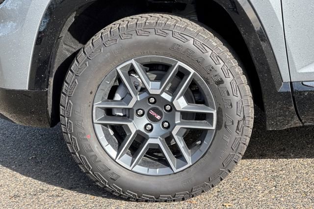 New 2026 GMC Terrain AT4 w/ LPO, Floor Liner Package image 32