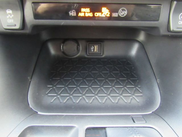 Used 2025 Toyota RAV4 XLE image 46