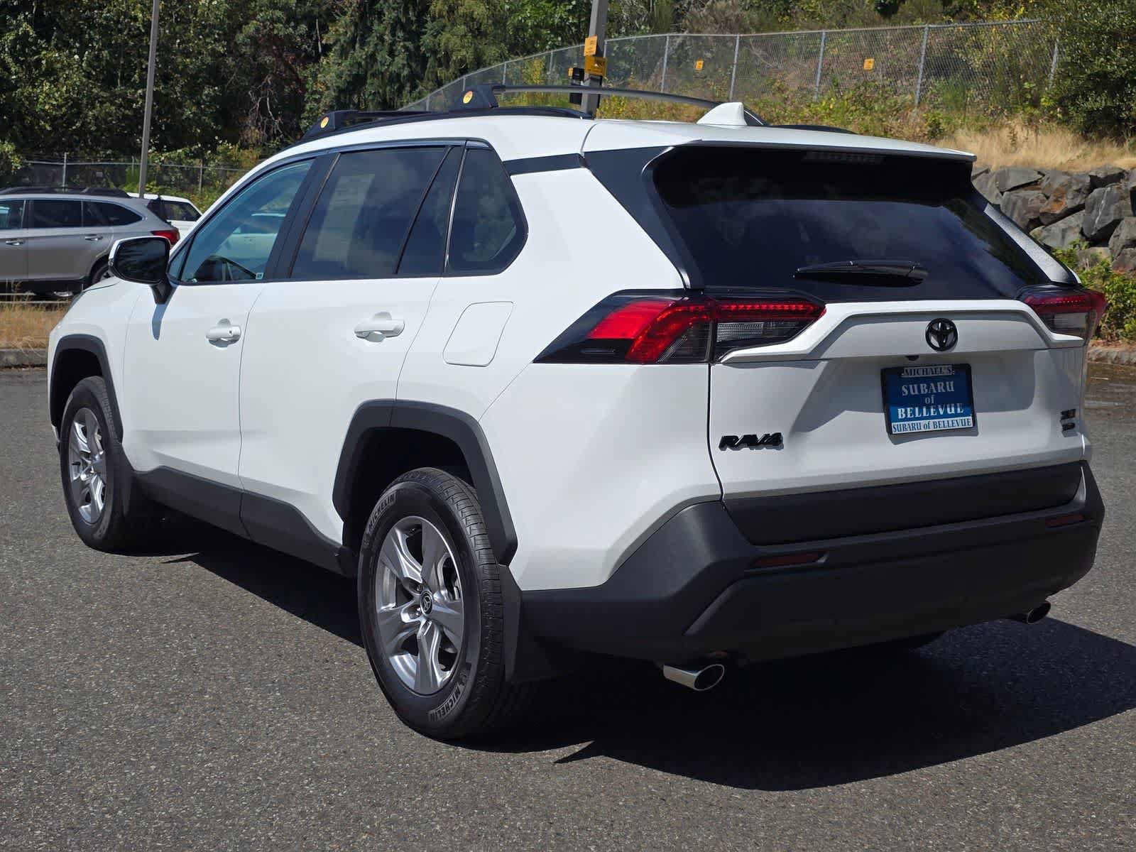 Used 2025 Toyota RAV4 XLE w/ Convenience Package AWD/4WD image 4