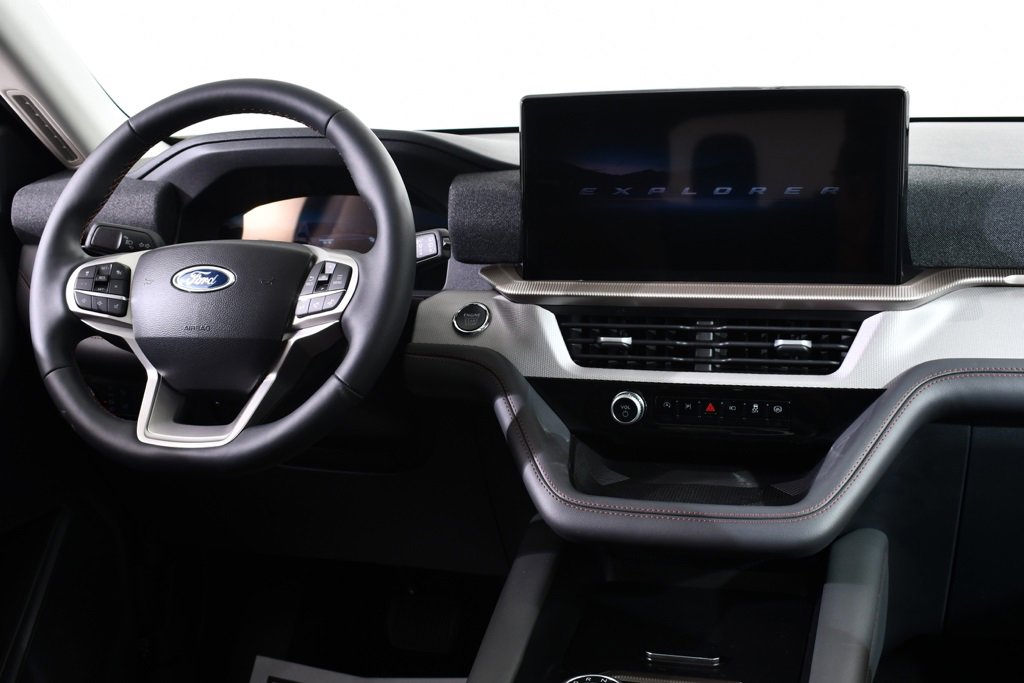 New 2025 Ford Explorer Active w/ Active Comfort Package image 8
