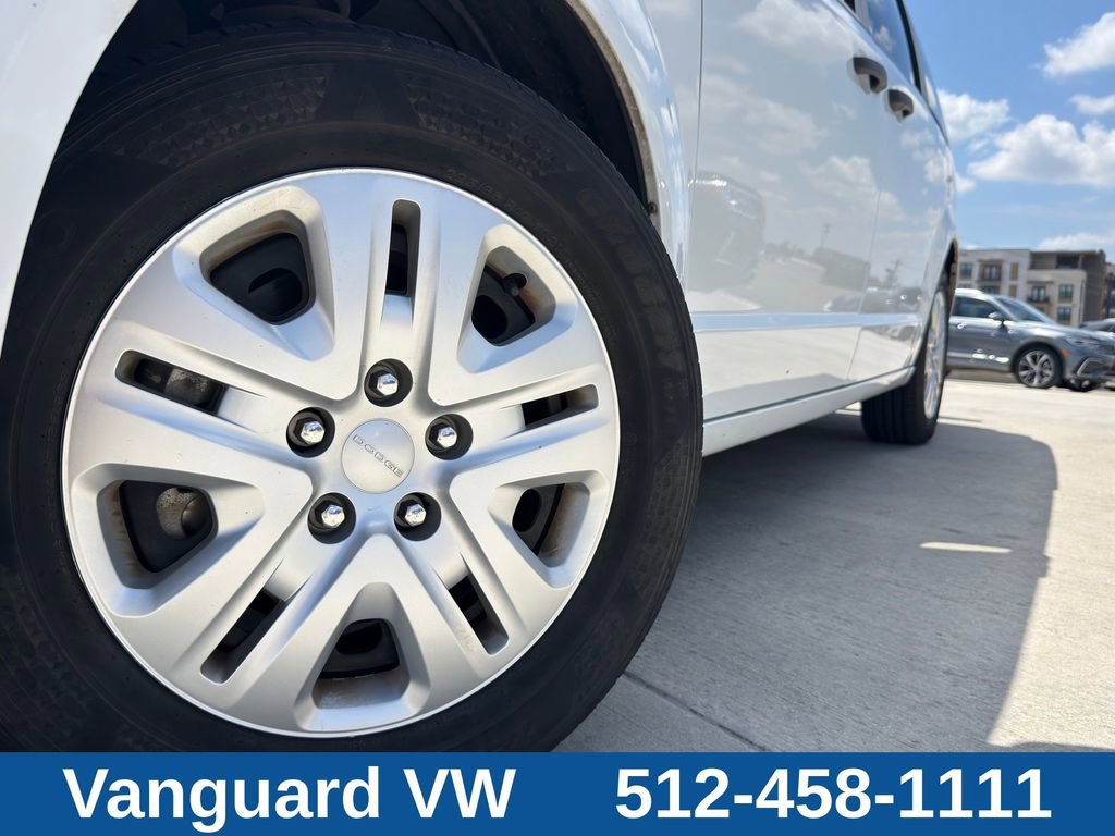 Used 2019 Dodge Grand Caravan SE FWD image 4