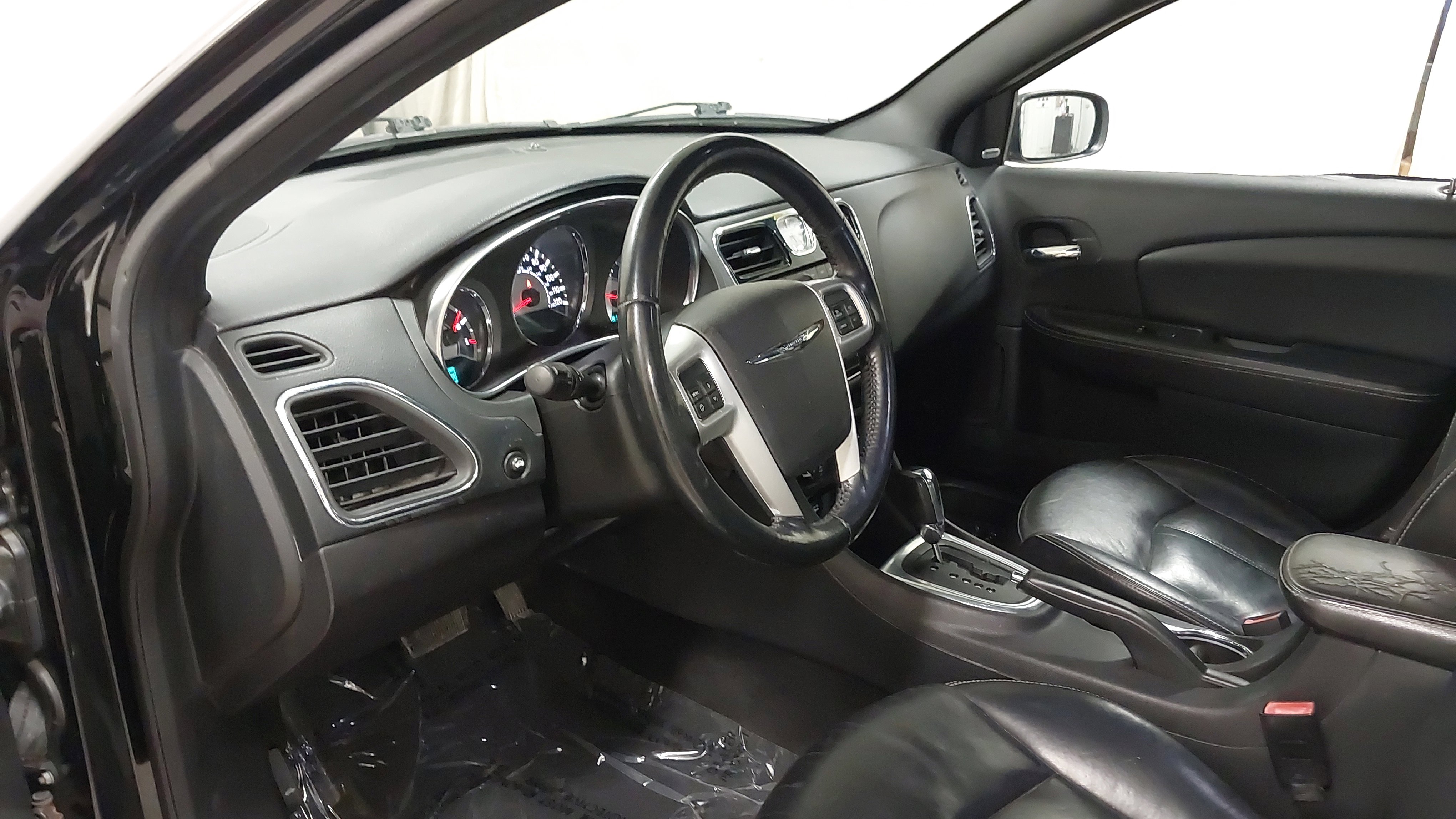Used 2014 Chrysler 200 Limited image 18