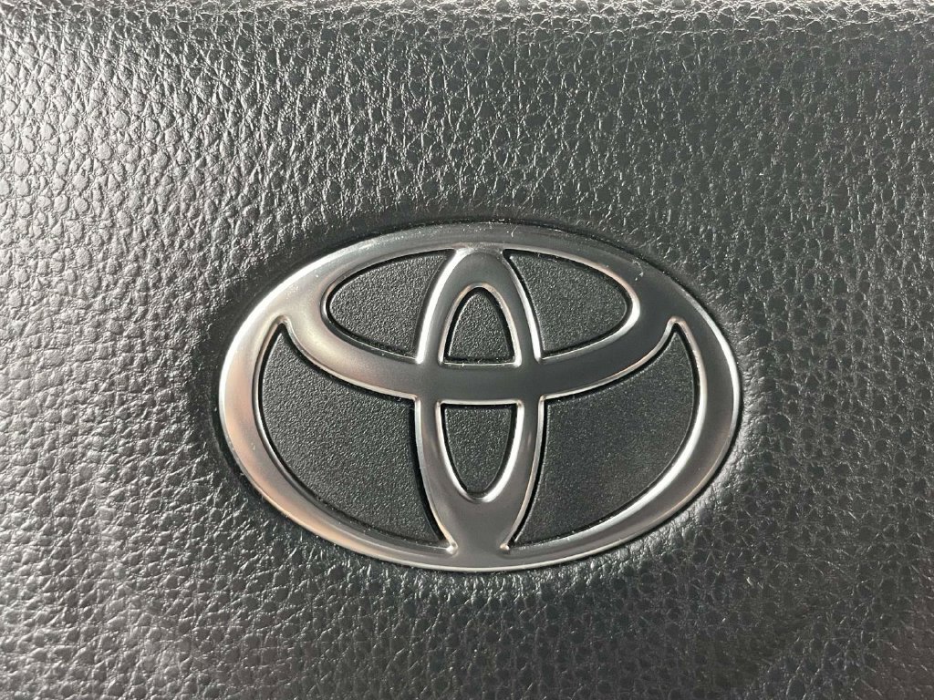 Used 2025 Toyota 4Runner SR5 RWD image 28